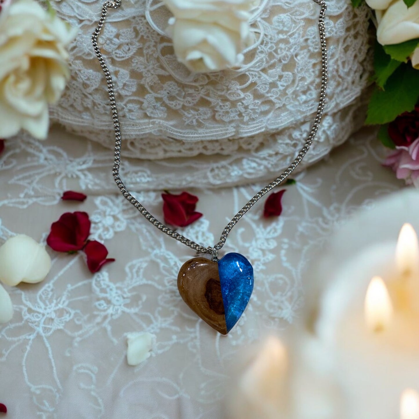 Collier Cœur en Bois et Résine | Création Artisanale et Unique