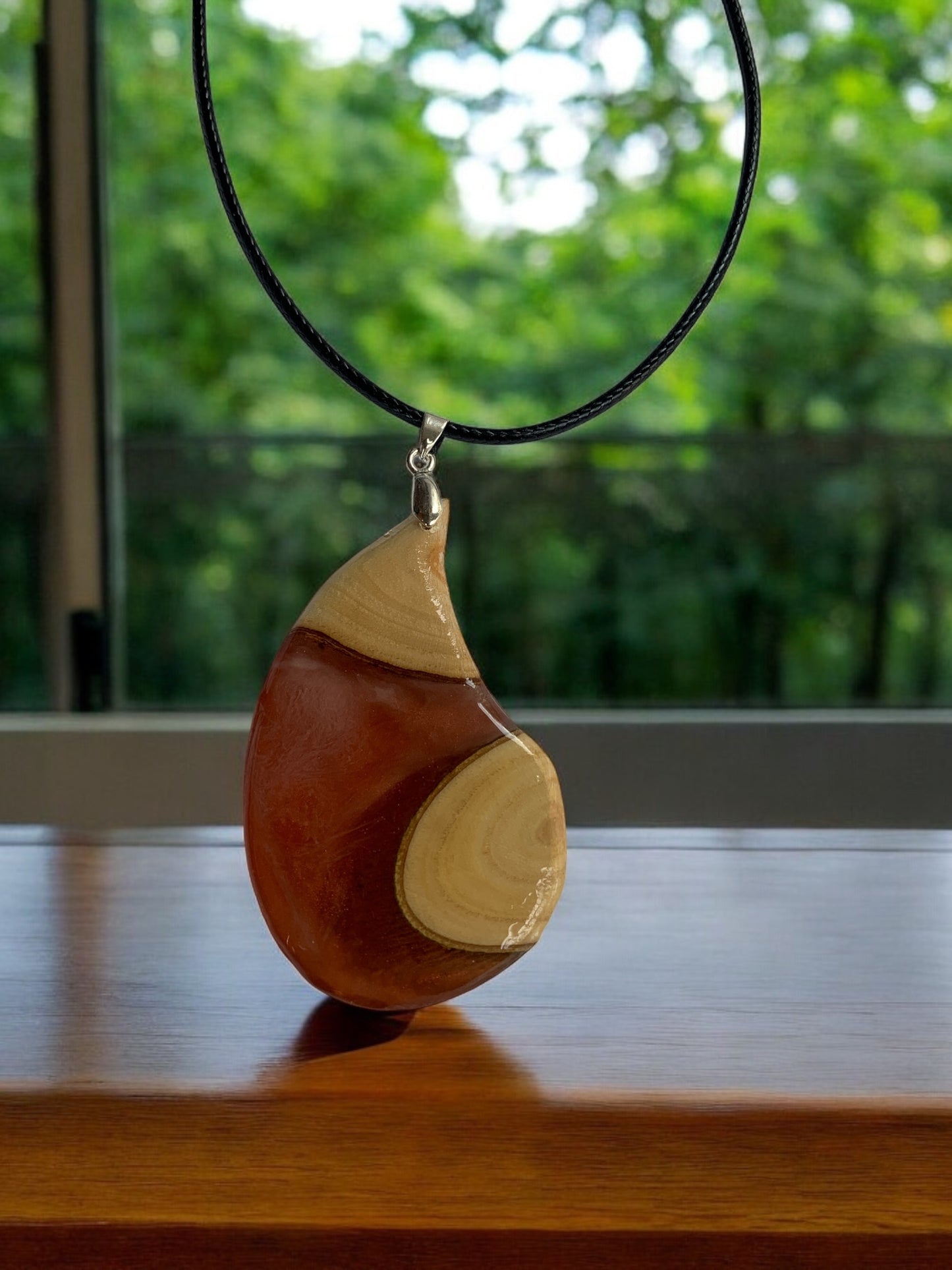Bijoux en Bois et Résine, Faits Main avec Passion.