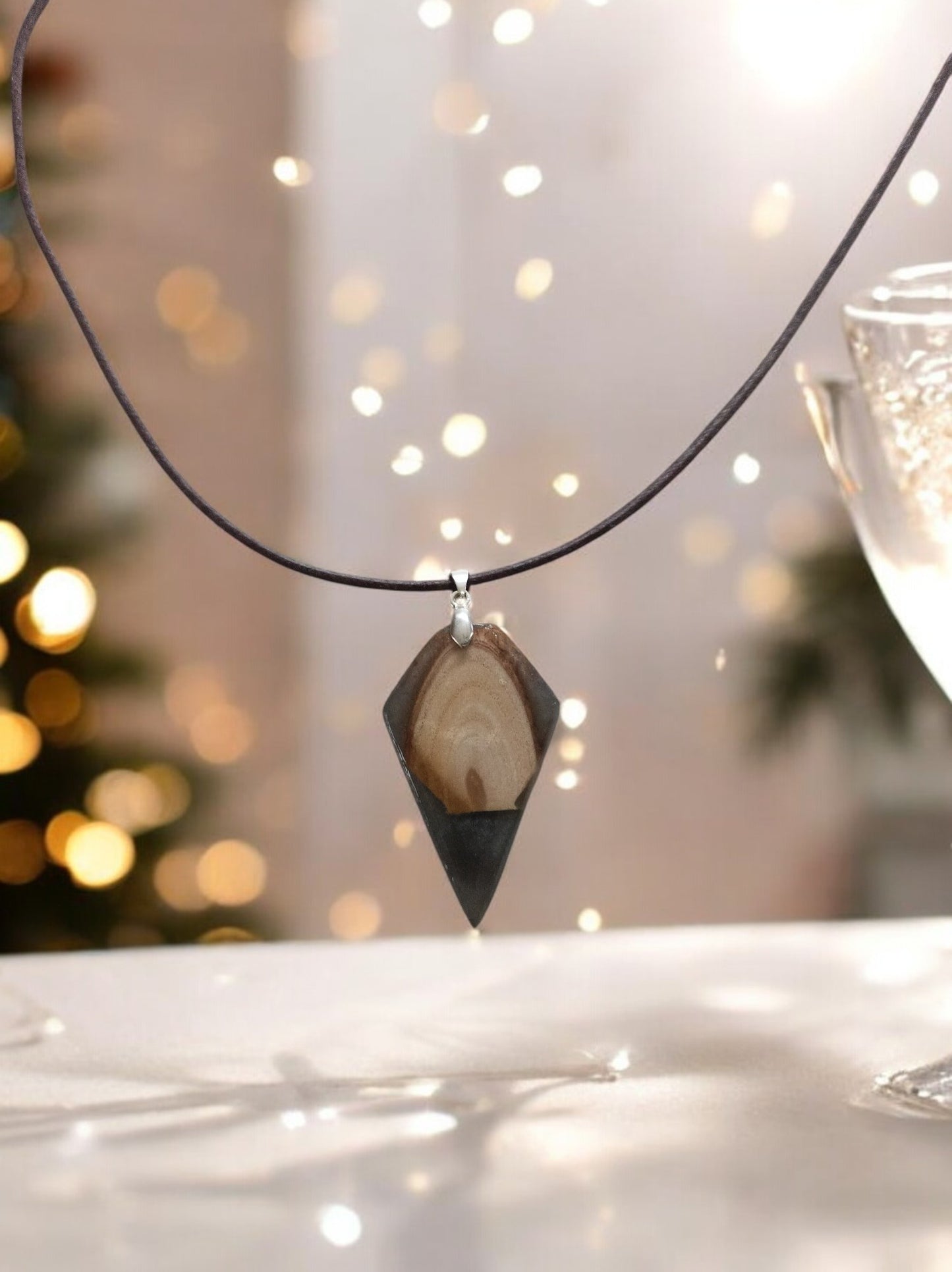 Collier en Résine et Bois "L'Âme de la Forêt" - Création Artisanale - Créafun77