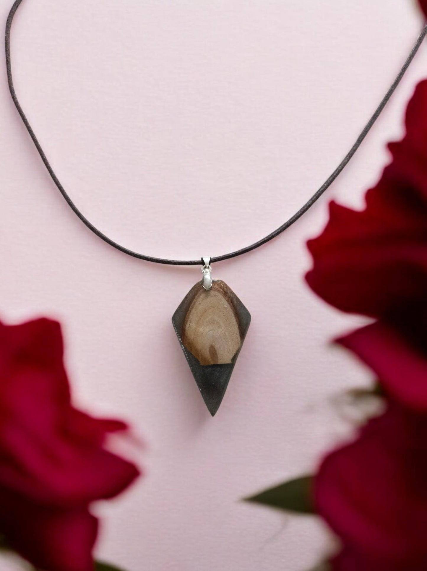 Collier en Résine et Bois "L'Âme de la Forêt" - Création Artisanale - Créafun77