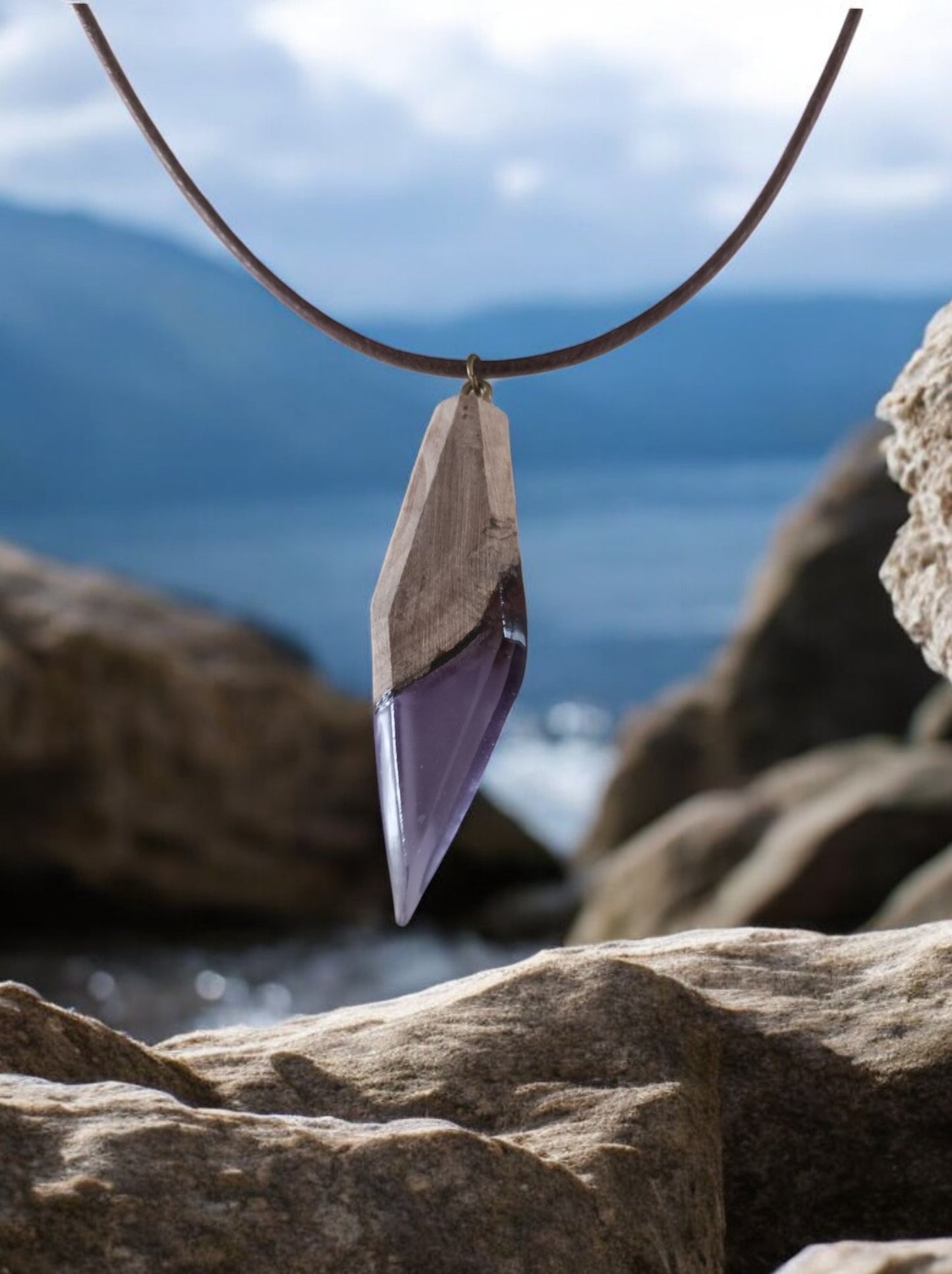 Collier en Résine et Bois "Crête du Crépuscule" - Création Artisanale - Créafun77