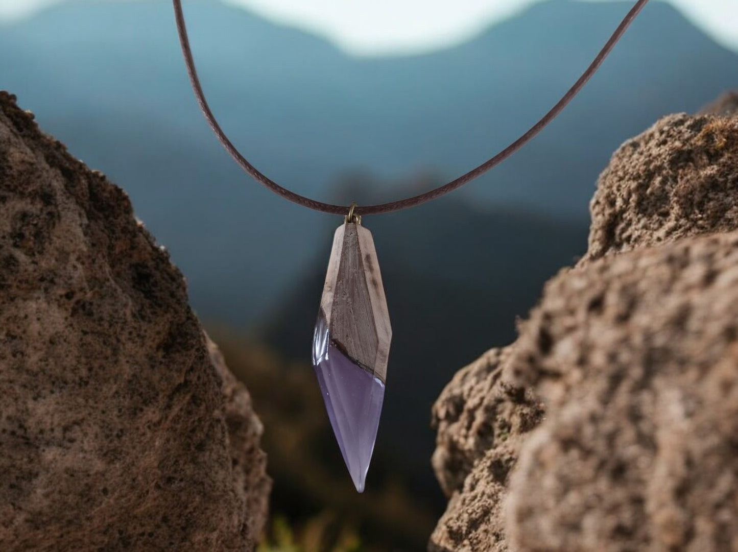 Collier en Résine et Bois "Crête du Crépuscule" - Création Artisanale - Créafun77