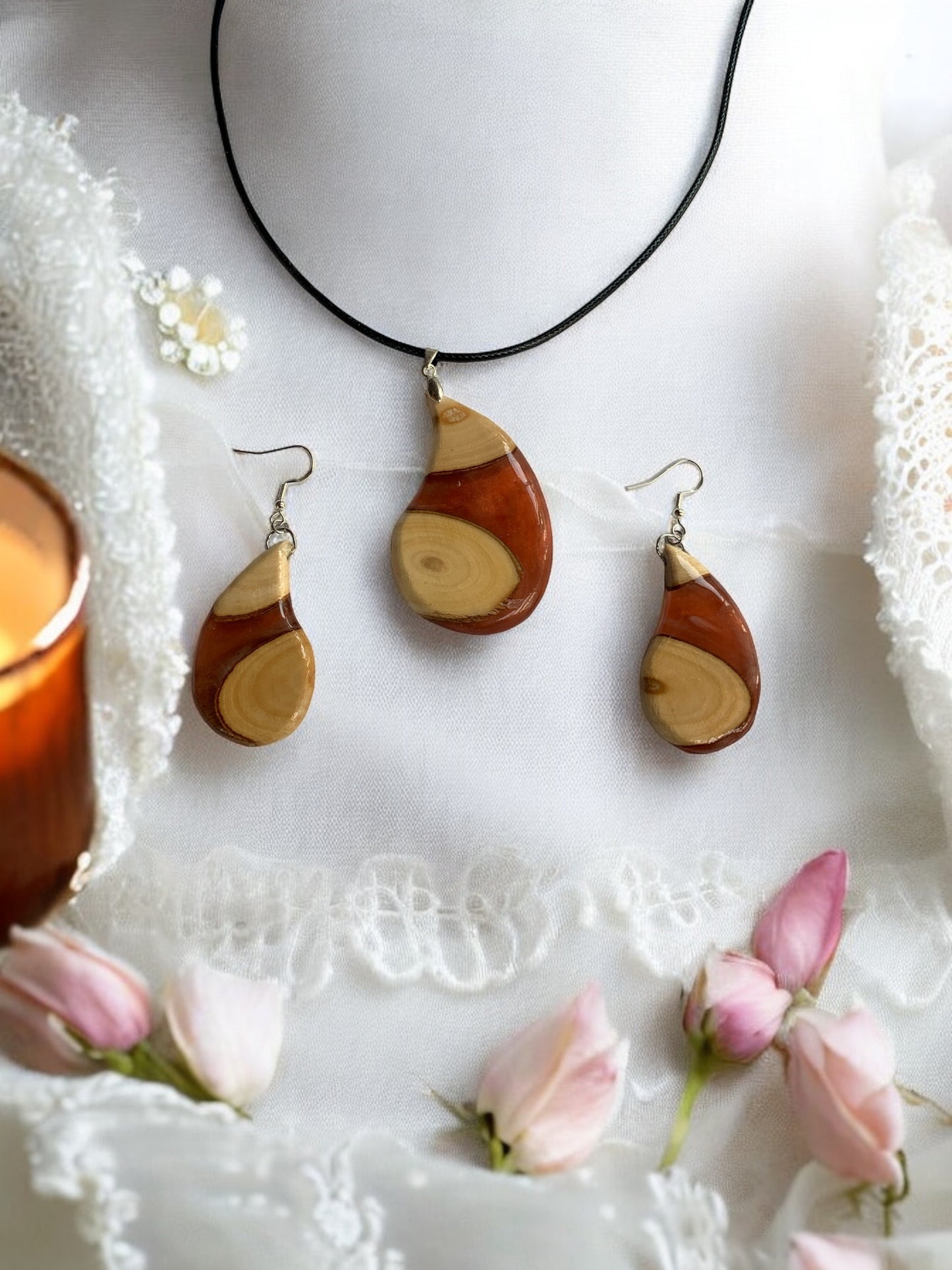 Bijoux en Bois et Résine, Faits Main avec Passion.