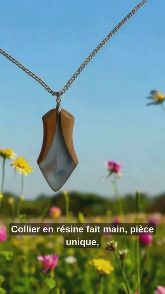 Sublimez votre style avec nos colliers faits main !